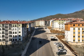 DEPREM KONUTLARI İÇİN 36 MİLYAR LİRALIK YOL YATIRIMI