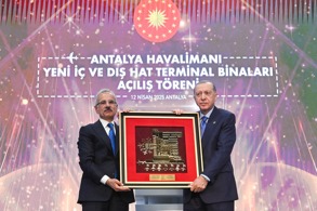 ANTALYA HAVALİMANI YENİ TERMİNAL BİNALARI BİR YILDIR HİZMETTE