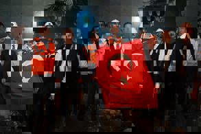 YÜKSEKOVA-YENİKÖPRÜ TÜNELİNDE IŞIK GÖRÜNDÜ