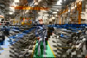 MİLLİ VE YERLİ SÜRÜCÜSÜZ İLK METRO ARACI RAYLARDA…