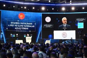 CUMHURBAŞKANI ERDOĞAN’IN TALİMATIYLA 4. PİSTTEN İLK UÇAK HAVALANDI