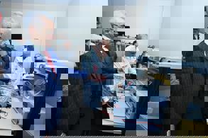 ULAŞTIRMA VE ALTYAPI BAKANI ABDULKADİR URALOĞLU CEP TELEFONU TEST MERKEZİNİ İNCELEDİ