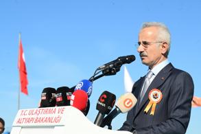 YARIM SAATLİK YOL 15 DAKİKAYA DÜŞTÜ