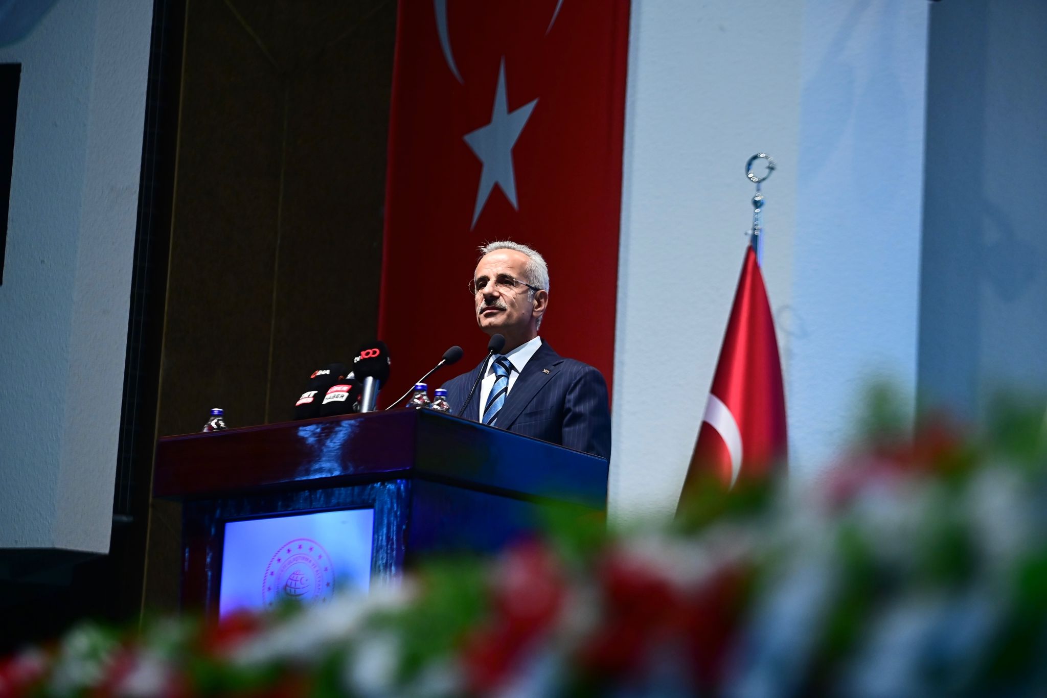 ULAŞTIRMA VE ALTYAPI BAKANLĞI 20. DÖNEM TOPLU İŞ SÖZLEŞMELERİ'NDE İMZALAR ATILDI BAKAN URALOĞLU: ÖNCELİĞİMİZ ÇALIŞANLARIMIZ