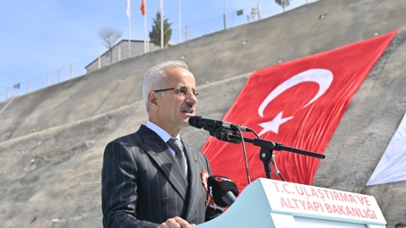 KAFKAS ÜLKELERİNE ULAŞIMI GÜÇLENDİRECEK OTOYOLDA ÇALIŞMALAR HIZLANDI