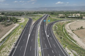 BÖLÜNMÜŞ YOL UZUNLUĞU, DÜNYA’NIN ÇEVRESİNİN 4’TE 3’ÜNE ULAŞTI