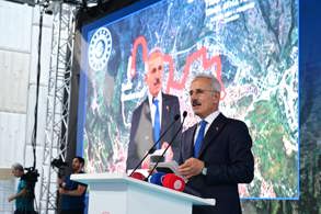 SAMSUN’DA 13,3 KİLOMETRELİK YENİ TRAMVAY HATTININ TEMELİ ATILDI