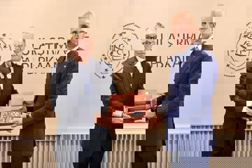 ULAŞTIRMA VE ALTYAPI BAKANI ABDULKADİR URALOĞLU CEZAYİR BÜYÜKELÇİSİ AMAR BELAN’I KABUL ETTİ