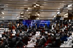 BAKAN URALOĞLU, BALIKÇILARLA SAHURDA BİR ARAYA GELDİ