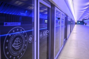 BİR GÜNDE 45 BİN 981 YOLCU 