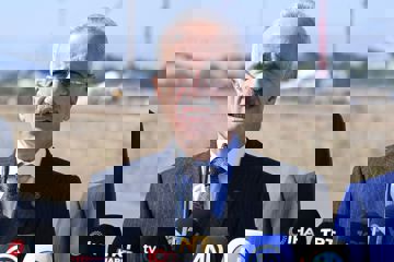 ULAŞTIRMA VE ALTYAPI BAKANI ABDULKADİR URALOĞLU, ESENBOĞA HAVALİMANI 3. PİST VE KULE YAPIM ÇALIŞMALARINI İNCELEDİ