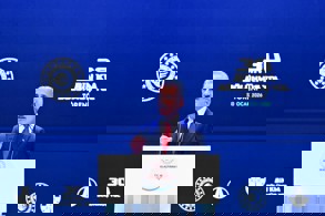 CUMHURBAŞKANI ERDOĞAN, BÖLÜNMÜŞ YOLDA 30 BİNİNCİ KİLOMETRENİN KURDELASINI KESTİ