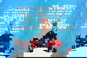 TÜRKİYE’NİN İLK YERLİ VE MİLLİ HIZLI TRENİ RAYLARA İNDİ