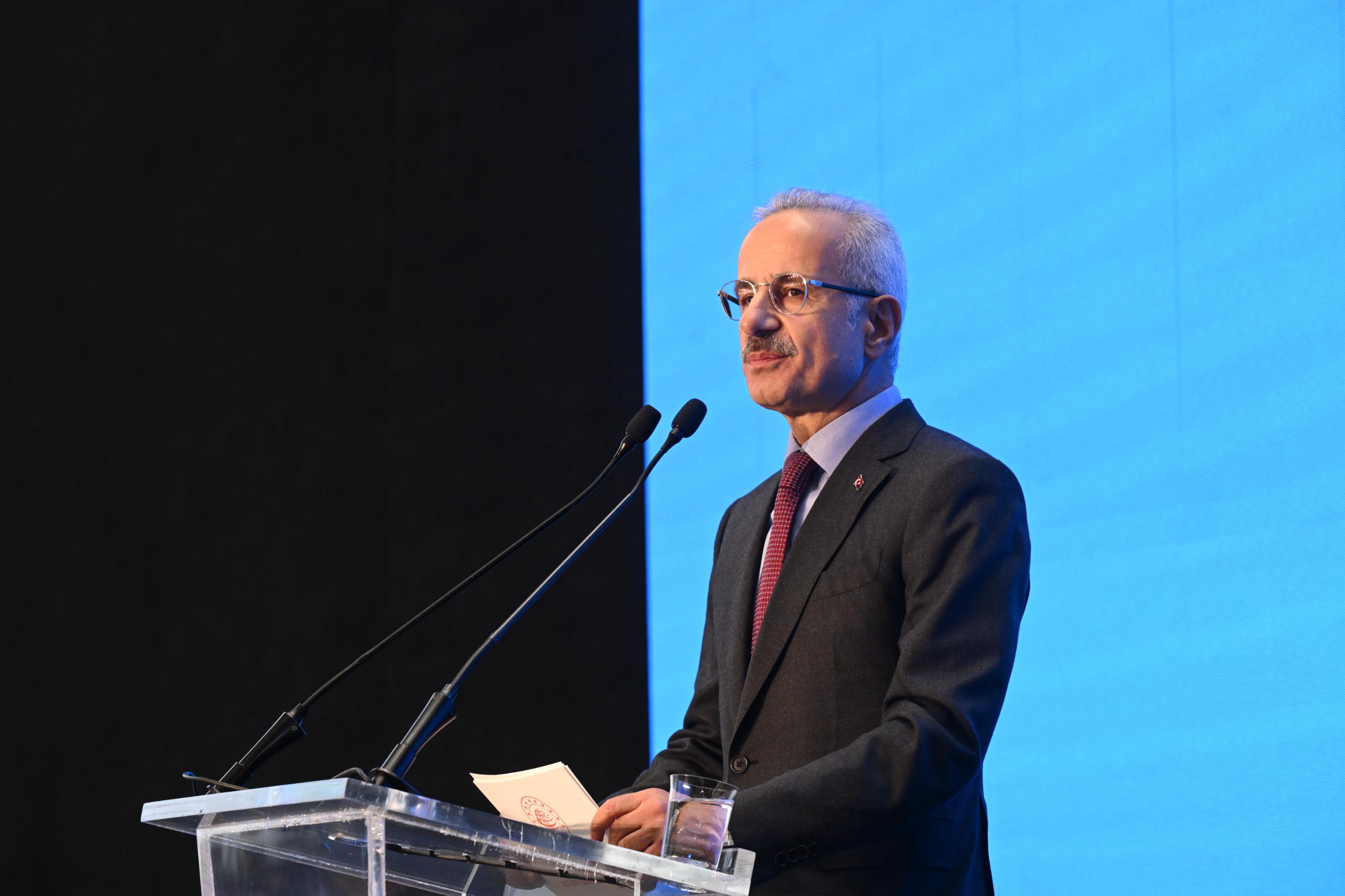 ULAŞTIRMA VE ALTYAPI BAKANI ABDULKADİR URALOĞLU, A JET LANSMAN TÖRENİ’NE KATILDI