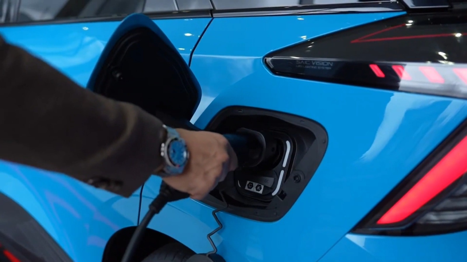 ELEKTRİKLİ ARAÇ ŞARJ İSTASYONU 11 BİNİ, SOKET SAYISI 28 BİNİ AŞTI