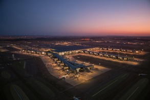 BAYRAMDA 867 EK UÇAK SEFERİ