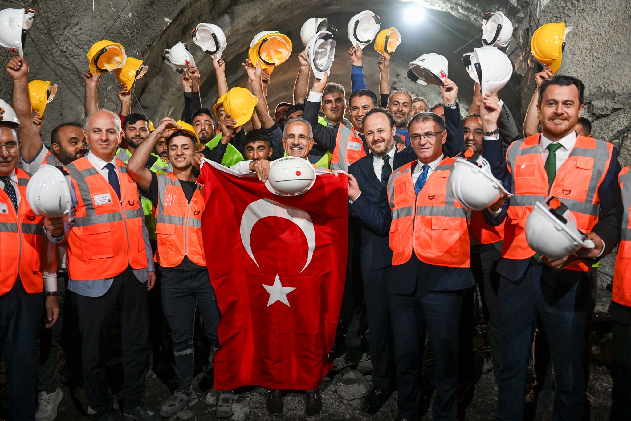 SÜRÜCÜLERİN KORKULU RÜYASI “32 VİRAJLAR-GÜZELDERE GEÇİTİ” TARİHE KARIŞACAK