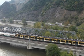 TÜRKİYE’NİN İLK YERLİ ELEKTRİKLİ LOKOMOTİFİ, MİLLİ BANLİYÖ TREN SETİ’Nİ GAZİANTEP’E ULAŞTIRDI