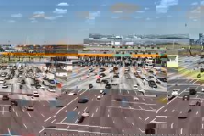 OTOYOLLARDAN 21 MİLYON 67 BİN 377 ARAÇ GEÇTİ