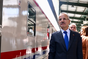 RAYLARDA SANAT YOLCULUĞU