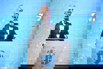 KIYI EMNİYETİ 25 DENİZCİYİ YANAN GEMİDEN KURTARDI