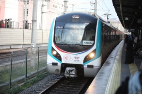 TÜRKİYE’DEKİ ARAÇLARIN YARISI BAYRAMDA OTOYOLLARDAYDI