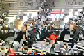 BAKAN URALOĞLU, 5.9'LUK DEPREMLE SARSILAN KALE’DE