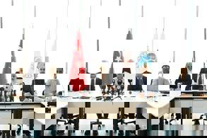 ‘YASAKÇI BİR ZİHNİYET İÇERİSİNDE DEĞİLİZ’