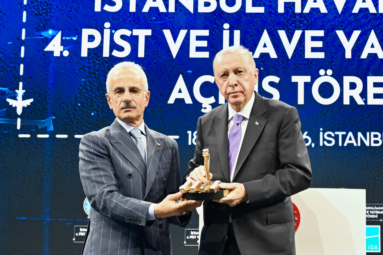 CUMHURBAŞKANI ERDOĞAN’IN TALİMATIYLA 4. PİSTTEN İLK UÇAK HAVALANDI