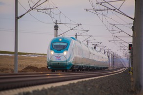 TÜRKİYE HIZLI TRENİ SEVDİ