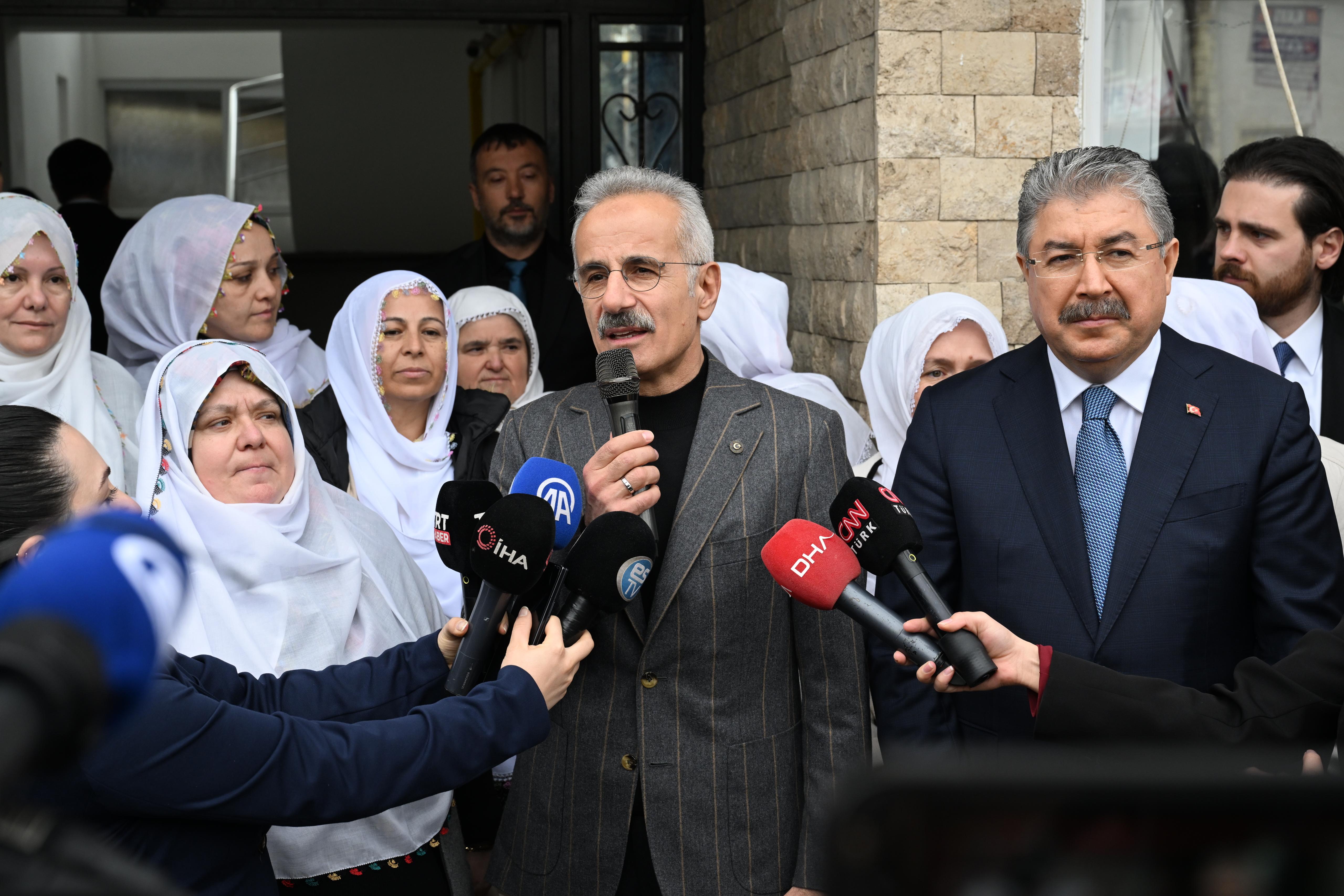 ULAŞTIRMA VE ALTYAPI BAKANI URALOĞLU, MİHALGAZİ'Yİ ZİYARET ETTİ