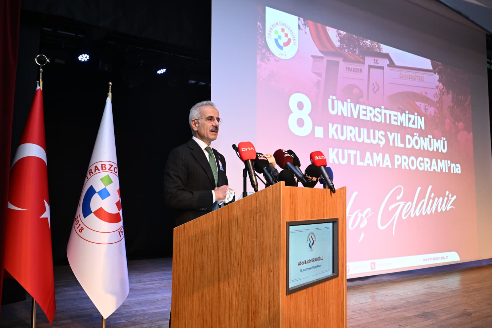 BAKAN URALOĞLU, TRABZON ÜNİVERSİTESİ KURULUŞ ETKİNLİKLERİNDE KONUŞTU