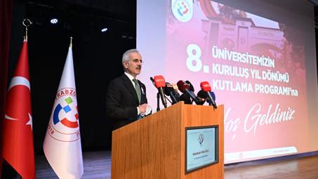 BAKAN URALOĞLU, TRABZON ÜNİVERSİTESİ KURULUŞ ETKİNLİKLERİNDE KONUŞTU