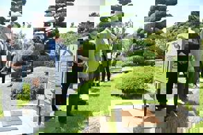 BAKAN URALOĞLU, BUSAN'DA YATAN KORE ŞEHİTLERİNİ ZİYARET ETTİ