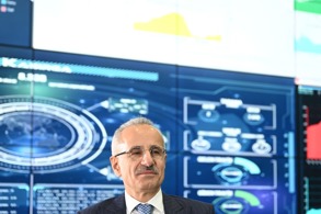 İNTERNETE CEP'TEN BAĞLANIYORUZ