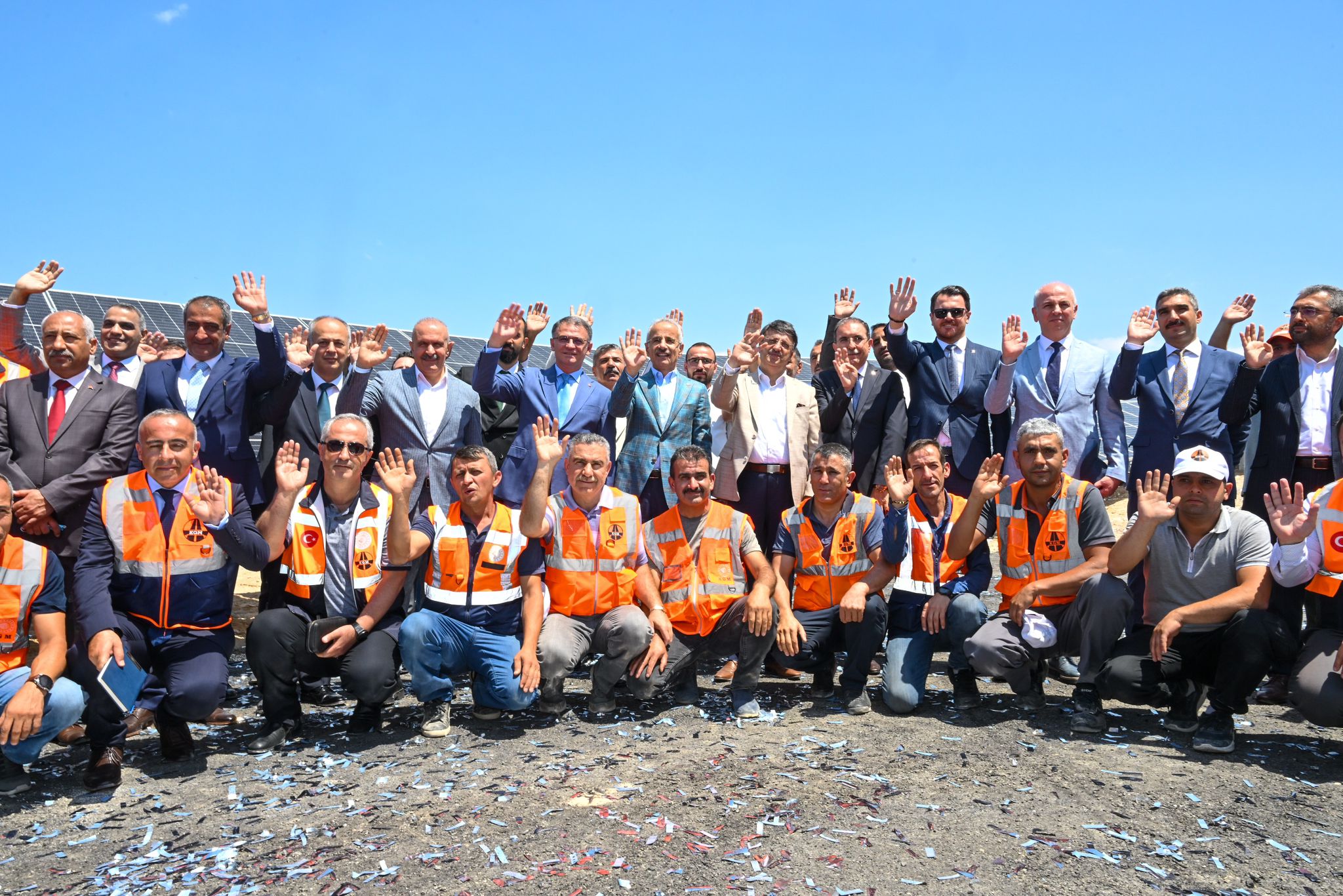 “ENERJİ PERFORMANS SÖZLEŞMESİ MODELİYLE” HAYATA GEÇİRİLEN İLK GÜNEŞ ENERJİ SANTRALİ HİZMETE AÇILDI