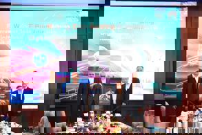 BAKAN URALOĞLU, TEKNOLOJİ DEVLERİYLE BİR ARAYA GELDİ