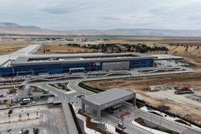MALATYA HAVALİMANI YENİ TERMİNALİ İLK YOLCULARINI AĞIRLADI