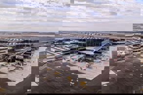 TÜRKİYE HIZLANIYOR… İSTANBUL HAVALİMANI YİNE ZİRVEDE!