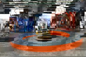 CUMHURBAŞKANI ERDOĞAN VE BAKAN URALOĞLU’NDAN 30 BİN KİLOMETRE BÖLÜNMÜŞ YOL ÖZEL SERGİSİNE ZİYARET