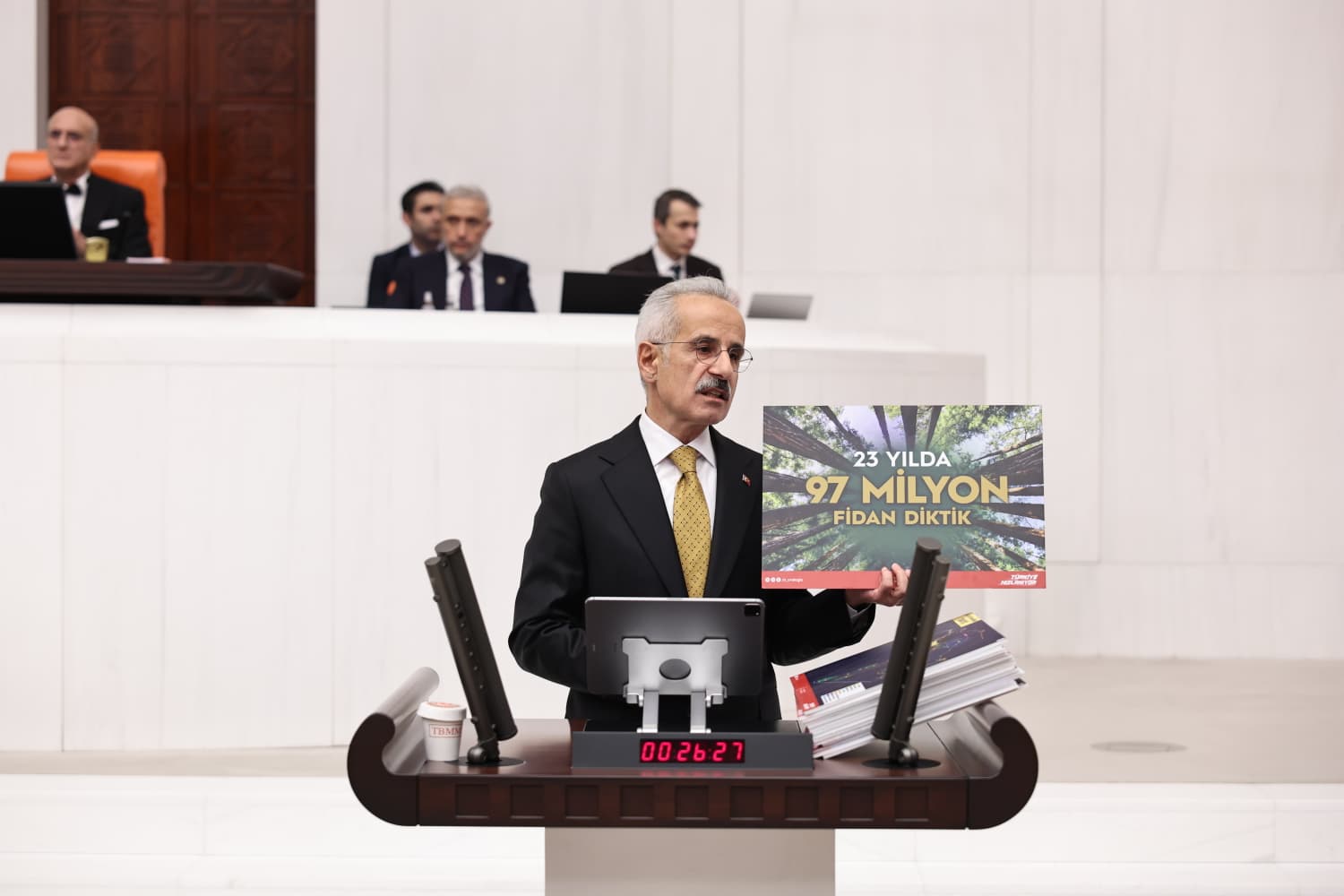 ULAŞTIRMA PROJELERİ 235 BİN KİŞİYE İSTİHDAM SAĞLIYOR