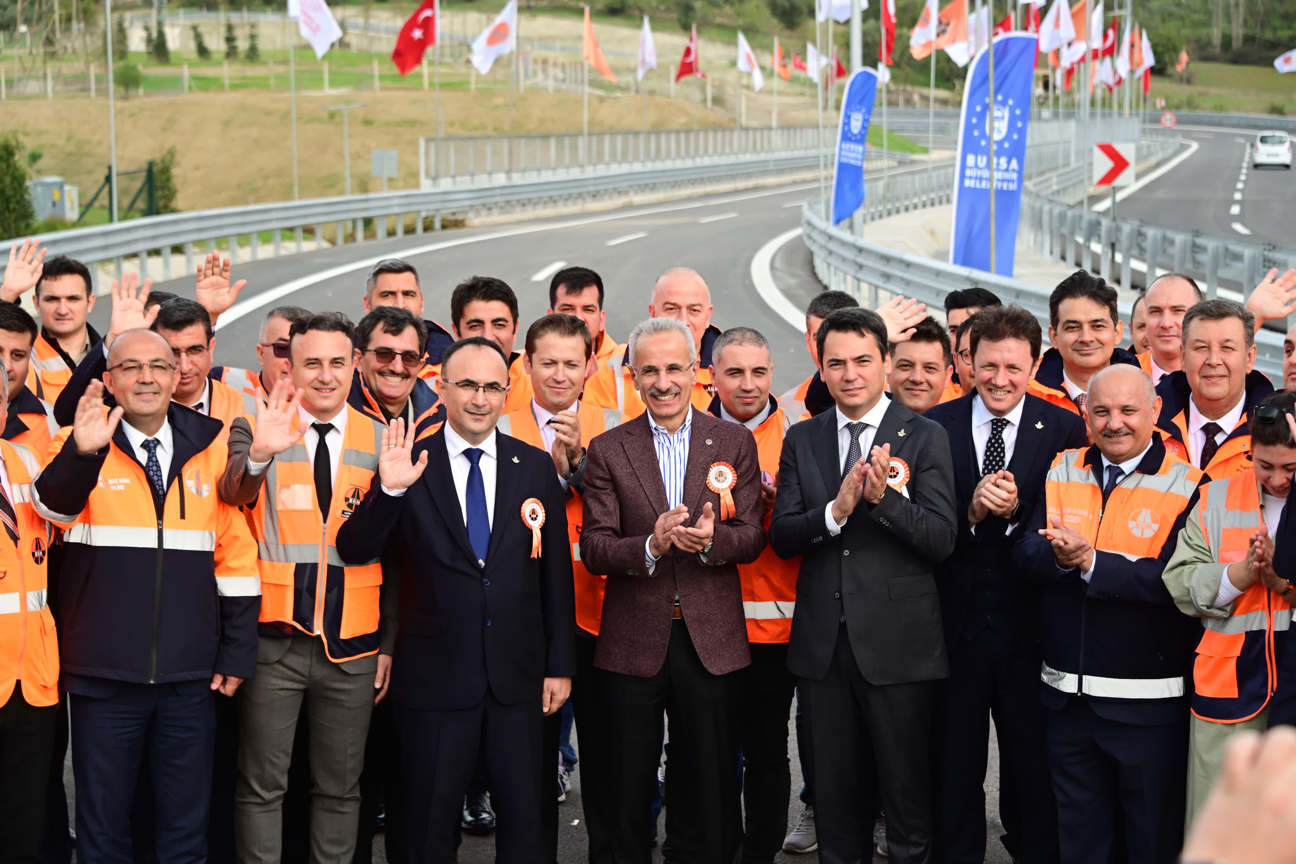 ULAŞTIRMA VE ALTYAPI BAKANI ABDULKADİR URALOĞLU BURSA ÇEVRE OTOYOLU DEMİRTAŞ OSB KAVŞAĞINI HİZMETE AÇTI