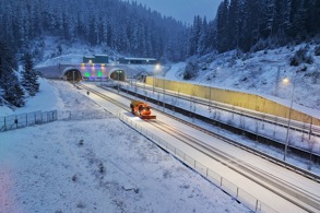 ILGAZ 15 TEMMUZ İSTİKLAL TÜNELİ 8 YAŞINDA