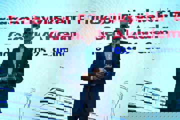 BAKAN URALOĞLU, TRABZONLU GENÇLERLE BİR ARAYA GELDİ