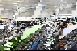 BAKAN URALOĞLU, TEKNOLOJİ DEVLERİYLE BİR ARAYA GELDİ