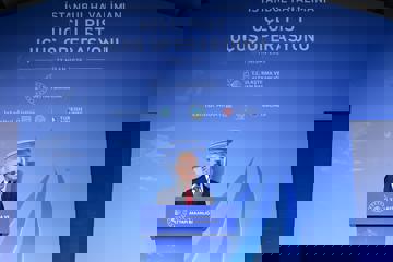 İSTANBUL HAVALİMANI’NDAN ÜÇ UÇAK AYNI ANDA HAVALANDI