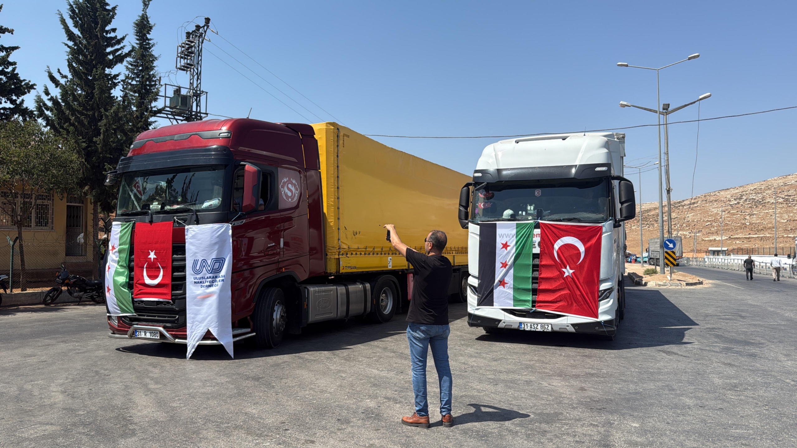 13 YIL SONRA SURİYE İLE KESİNTİSİZ KARAYOLU TAŞIMACILIĞI YENİDEN BAŞLADI