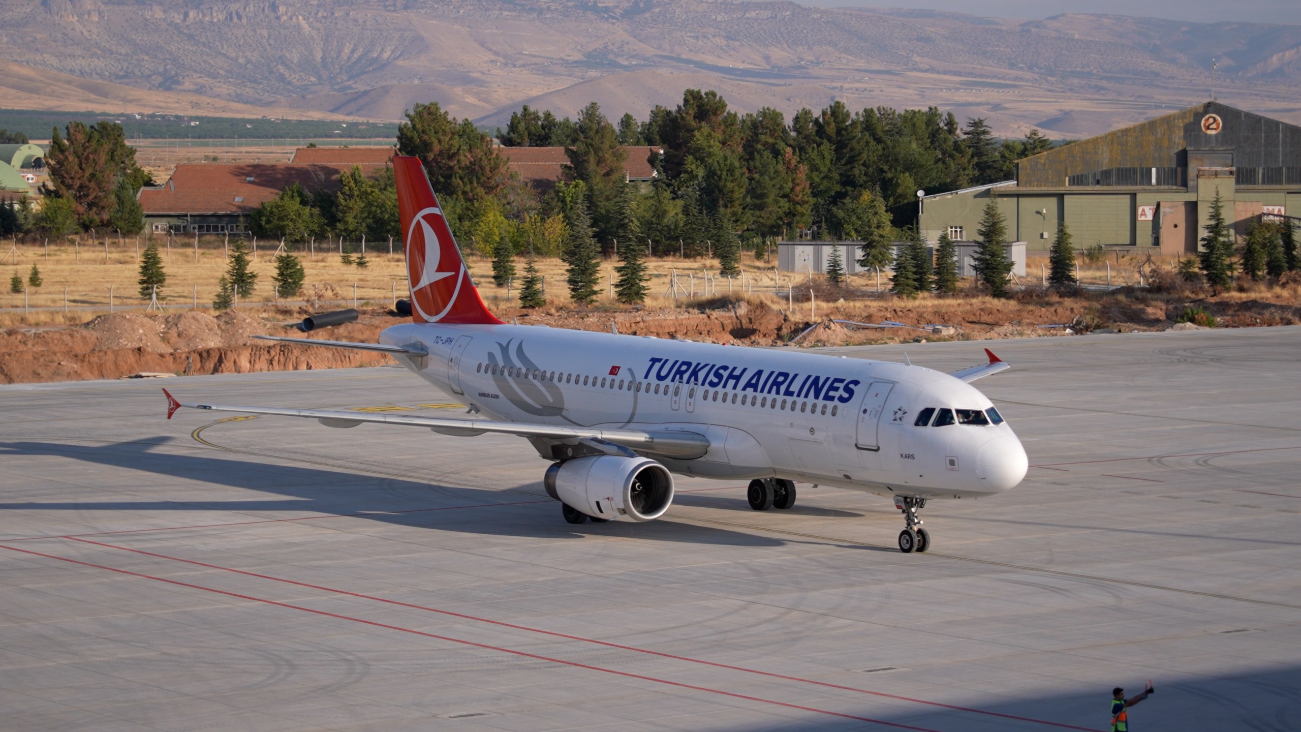 MALATYA HAVALİMANI YENİ TERMİNALİ İLK YOLCULARINI AĞIRLADI
