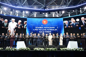 CUMHURBAŞKANI ERDOĞAN’IN TALİMATIYLA 4. PİSTTEN İLK UÇAK HAVALANDI