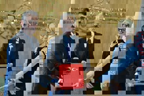 HİDROJEN YAKITLI TREN İÇİN İMZALAR ATILDI